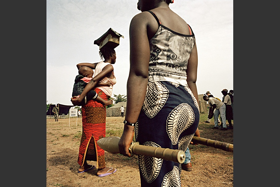 Women carrying ammunition.